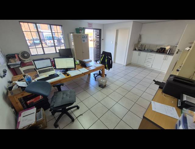 279M² FACTORY TO LET IN ANDERBOLT